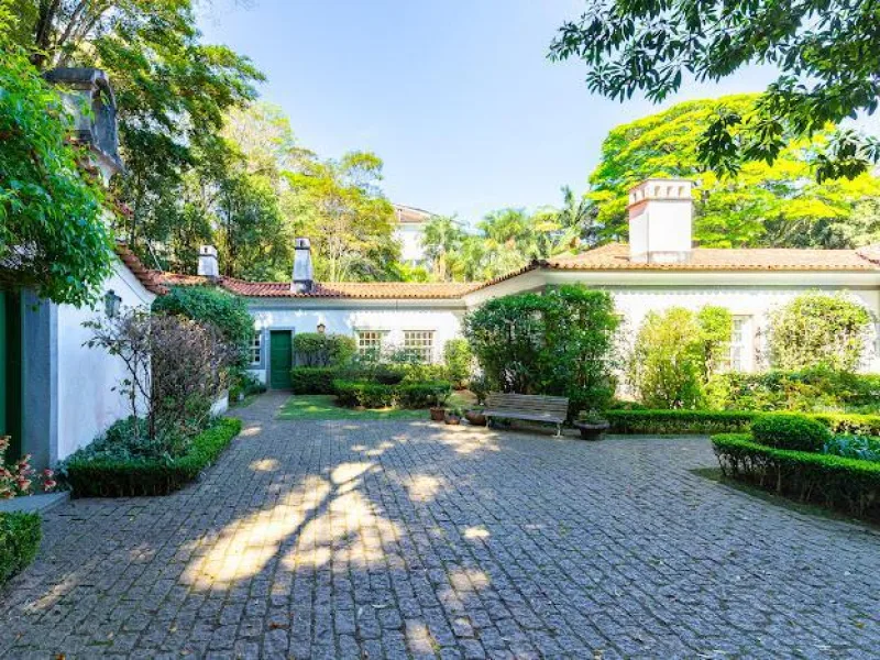 Casa à Venda em Condomínio de Alto Padrão com 1.200m², 5 Dormitórios (2 Suítes) - Chácara Flora — foto 2