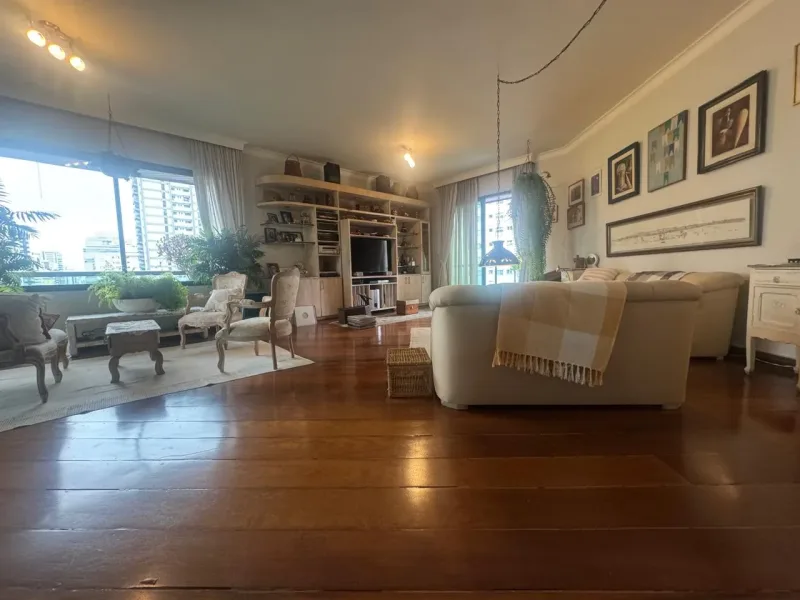 Apartamento de alto padrão à venda em Moema com 4 suítes — foto 1
